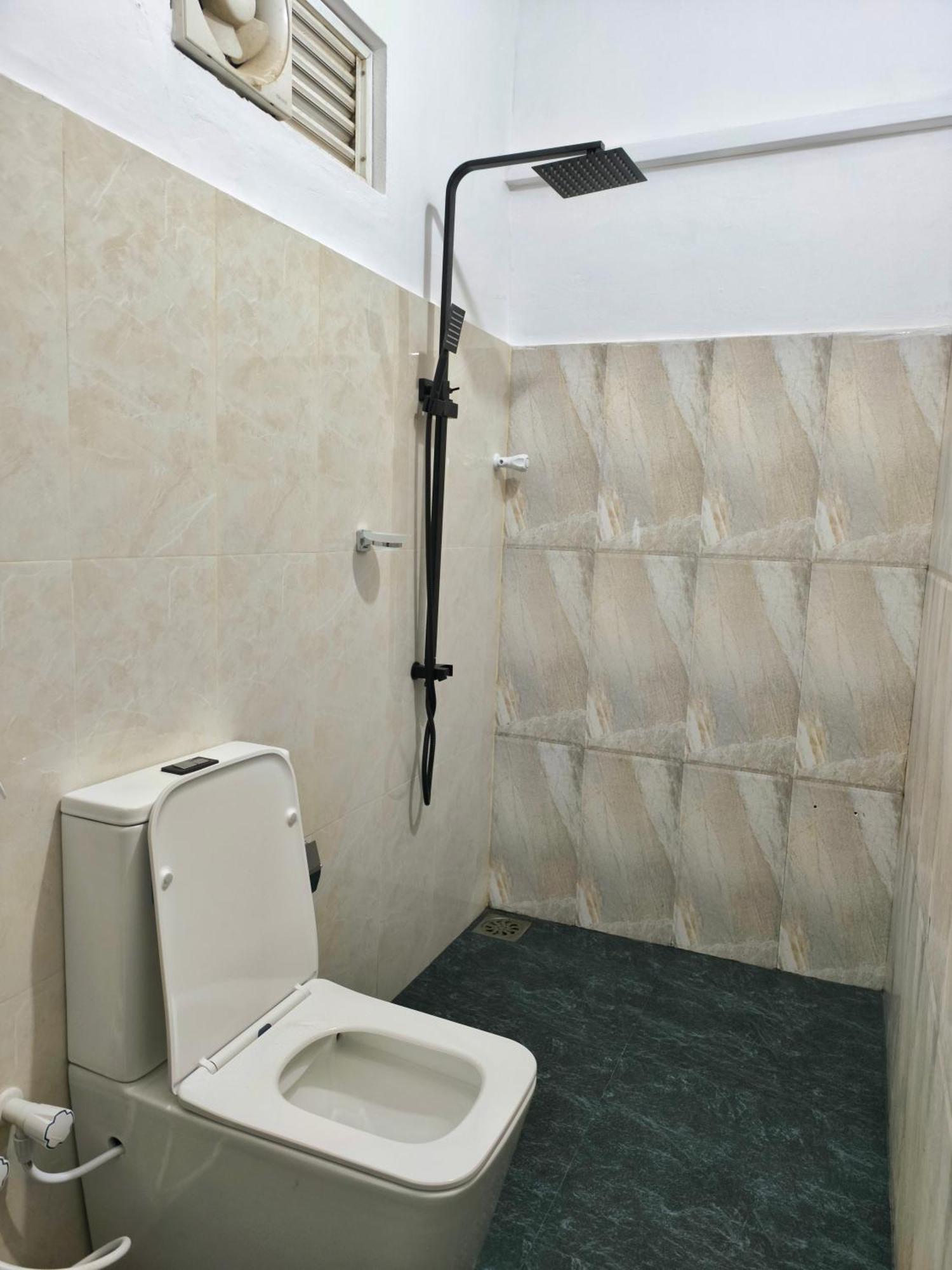 French Garden Regish Guest House Trincomalee Ruang foto